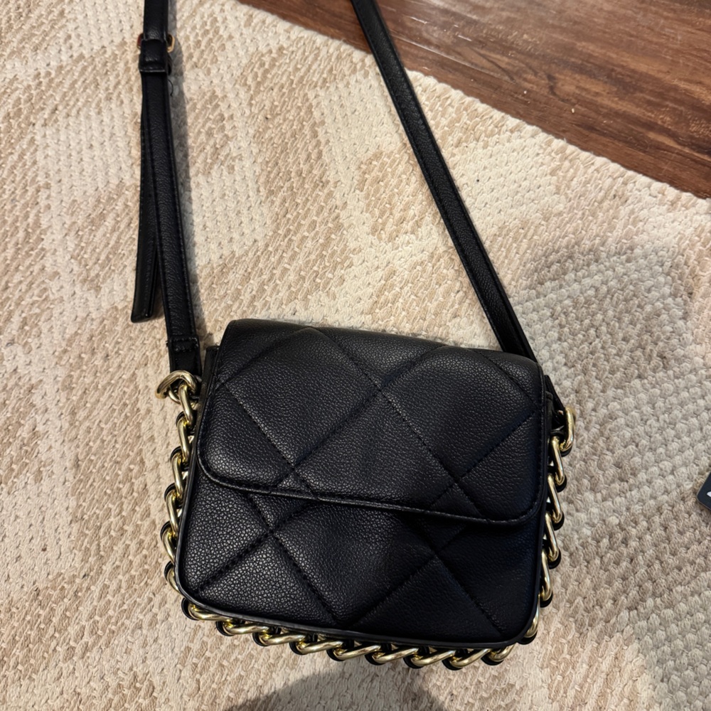 Black Quilted Chain Shoulder Bag